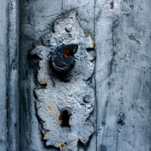 Fotografie mit Rost und alter Farbe | Blaues Türschloss
