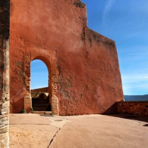 Foto orange-rote Fassade in Roussillon (Provence)