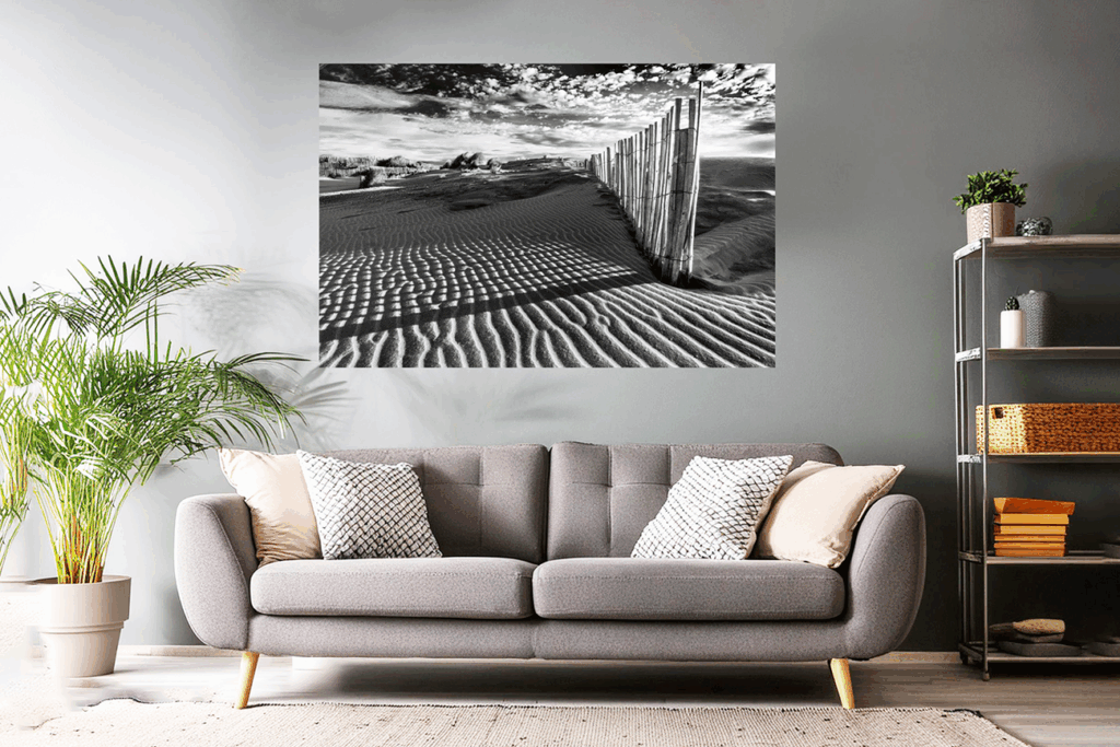 Landschaftsfoto schwarz-weiß | Dünen und Dünenzaun in der Camargue