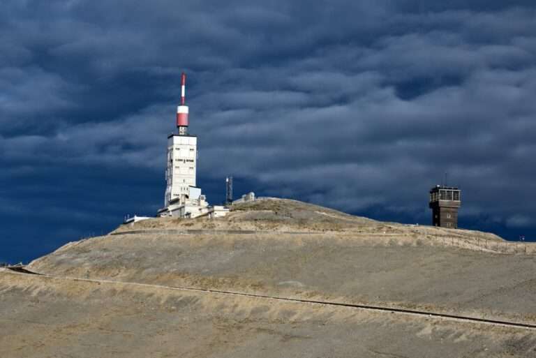 Landschaftsfoto vom Gipfel des Mont Ventoux in der Provence