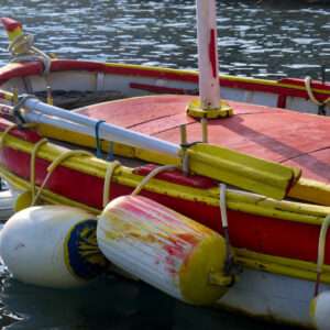 Wandbild - Buntes Boot in Giens (Cote d Azur)